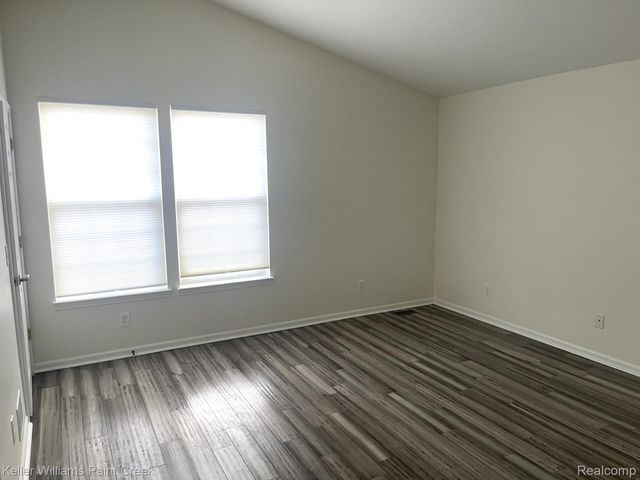 1554 Meadow Ridge Drive, Pontiac, MI 48340
