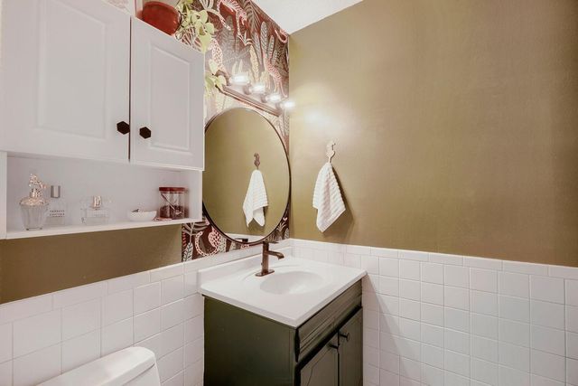 2212 Aldrich Avenue S 202, Minneapolis, MN 55405