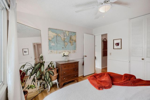 2212 Aldrich Avenue S 202, Minneapolis, MN 55405