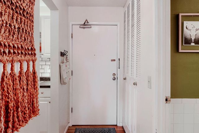 2212 Aldrich Avenue S 202, Minneapolis, MN 55405