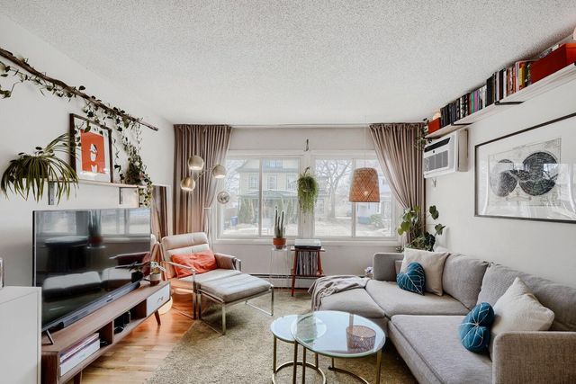 2212 Aldrich Avenue S 202, Minneapolis, MN 55405