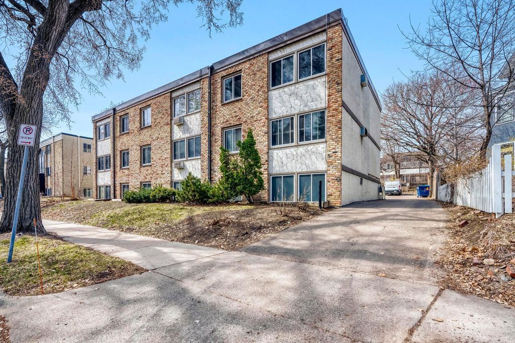 2212 Aldrich Avenue S 202, Minneapolis, MN 55405