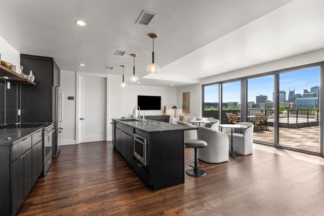 601 Madison St Apt 210, Nashville, TN 37208