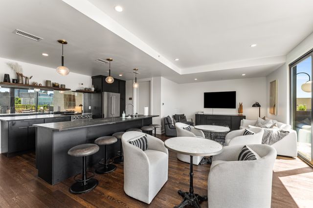 601 Madison St Apt 210, Nashville, TN 37208