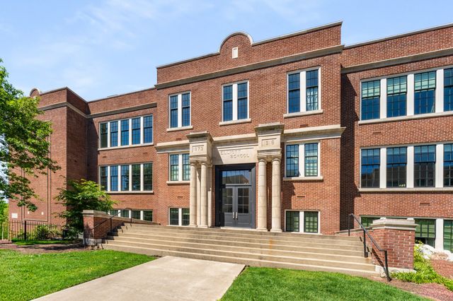 601 Madison St Apt 210, Nashville, TN 37208