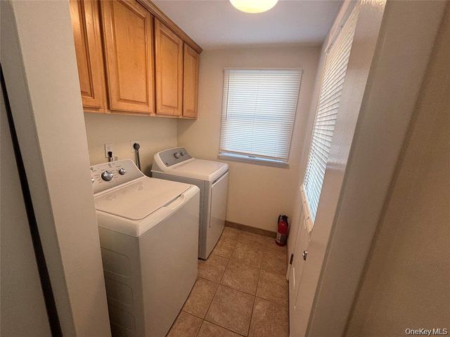 215 Lakewood Street E, Patchogue, NY 11772
