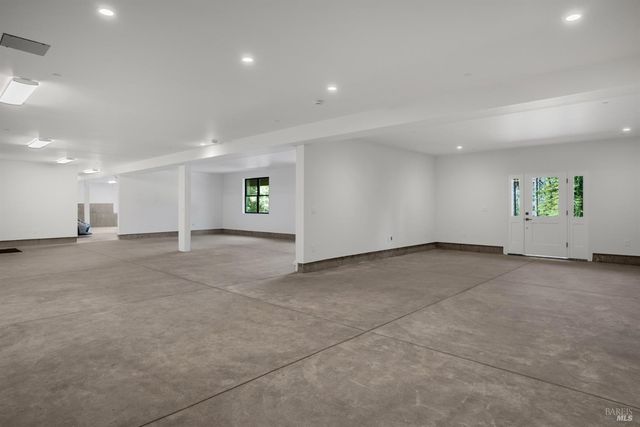 573 Wagnon Rd, Sebastopol, CA 95472