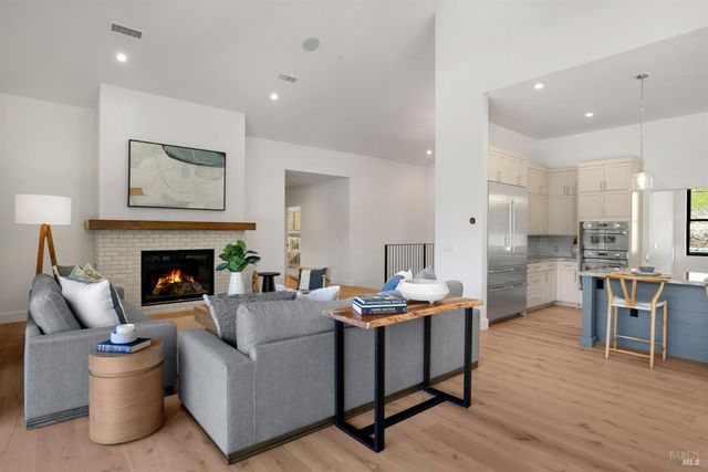 573 Wagnon Rd, Sebastopol, CA 95472