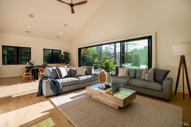 573 Wagnon Rd, Sebastopol, CA 95472