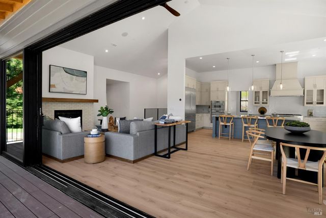 573 Wagnon Rd, Sebastopol, CA 95472