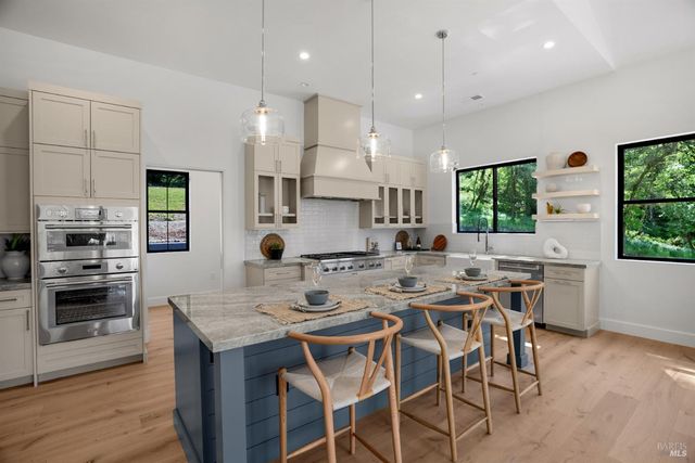 573 Wagnon Rd, Sebastopol, CA 95472