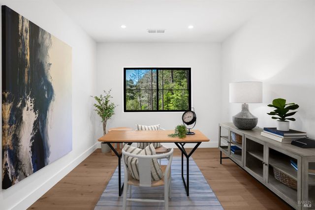 573 Wagnon Rd, Sebastopol, CA 95472