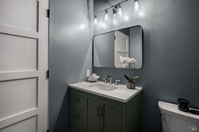 573 Wagnon Rd, Sebastopol, CA 95472