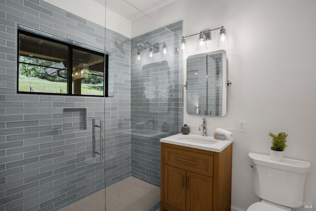 573 Wagnon Rd, Sebastopol, CA 95472