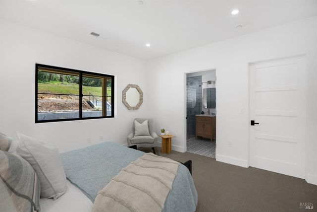 573 Wagnon Rd, Sebastopol, CA 95472