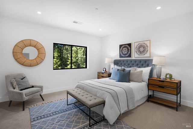 573 Wagnon Rd, Sebastopol, CA 95472