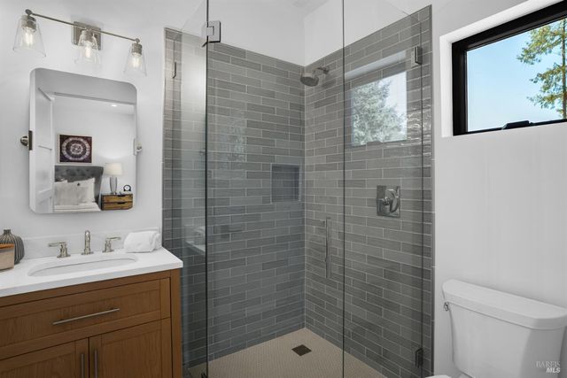 573 Wagnon Rd, Sebastopol, CA 95472