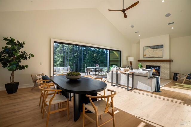 573 Wagnon Rd, Sebastopol, CA 95472