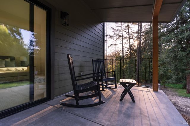 573 Wagnon Rd, Sebastopol, CA 95472