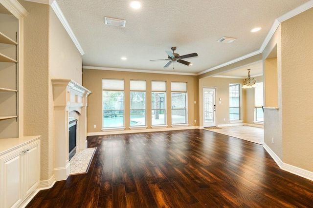 106 Arrowhead Drive, Lake Jackson, TX 77566