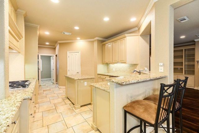 106 Arrowhead Drive, Lake Jackson, TX 77566