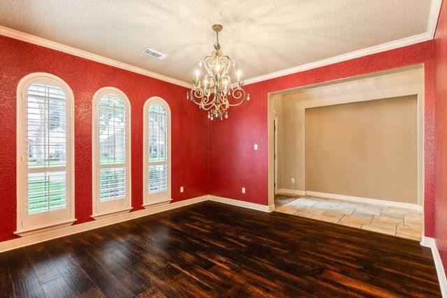 106 Arrowhead Drive, Lake Jackson, TX 77566