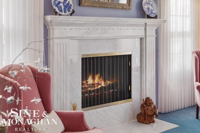 8 Lake Shore Lane, Grosse Pointe Shores, MI 48236