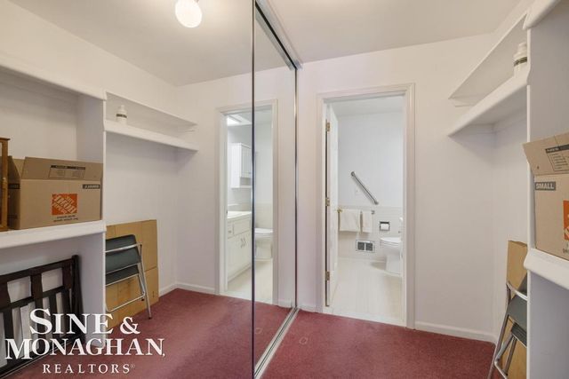 8 Lake Shore Lane, Grosse Pointe Shores, MI 48236