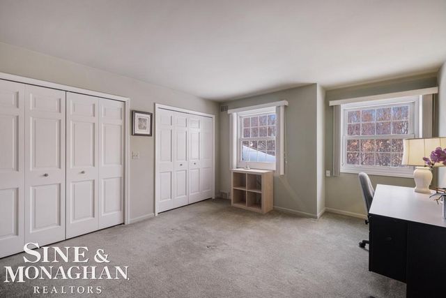 8 Lake Shore Lane, Grosse Pointe Shores, MI 48236