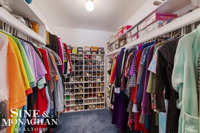 8 Lake Shore Lane, Grosse Pointe Shores, MI 48236