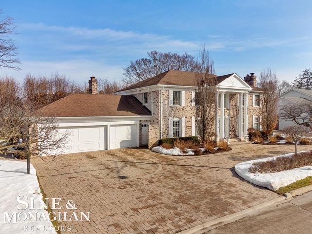 8 Lake Shore Lane, Grosse Pointe Shores, MI 48236