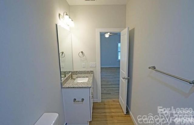 817 W Davidson Avenue, Gastonia, NC 28052