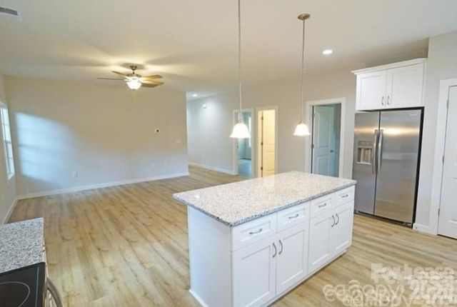 817 W Davidson Avenue, Gastonia, NC 28052
