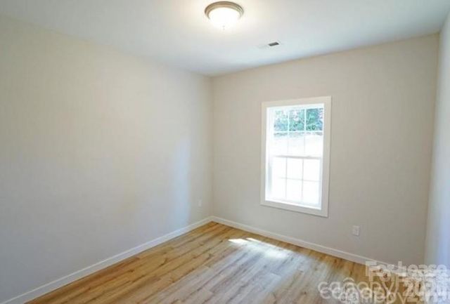 817 W Davidson Avenue, Gastonia, NC 28052