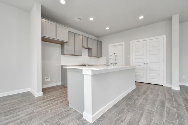 5831 Madison Trail Drive, Richmond, TX 77469