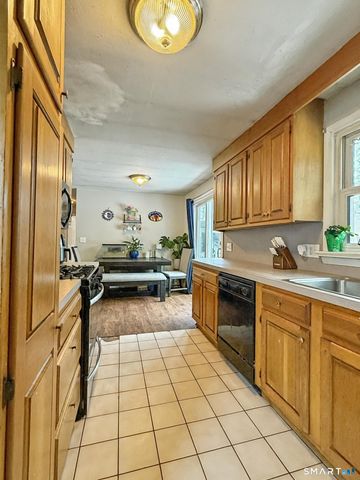 51 Beechwood Road, Montville, CT 06370