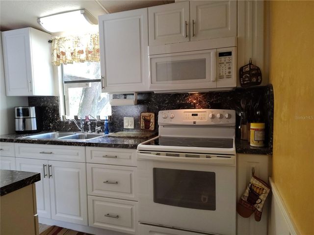 12627 BLACKBERRY LANE, Lake Wales, FL 33898