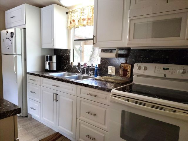 12627 BLACKBERRY LANE, Lake Wales, FL 33898
