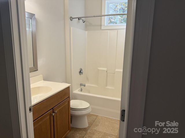 18 Eagle Pointe Way, Flat Rock, NC 28731