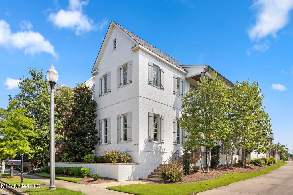 104 Harper Street, Ridgeland, MS 39157