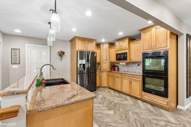 49199 Fairchild Road, Macomb Twp, MI 48042