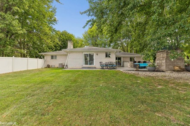 49199 Fairchild Road, Macomb Twp, MI 48042