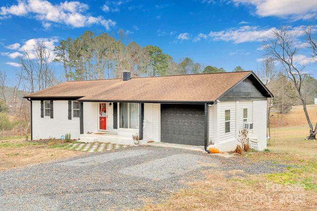 17154 Frog Pond Road, Oakboro, NC 28129