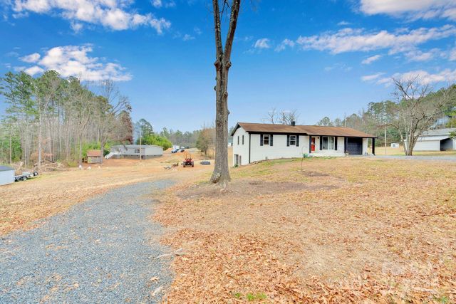 17154 Frog Pond Road, Oakboro, NC 28129
