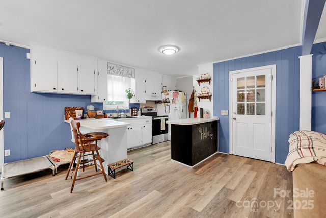 17154 Frog Pond Road, Oakboro, NC 28129