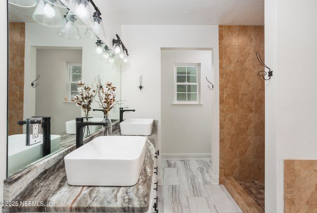 194 HORSEMAN CLUB Road, Palatka, FL 32177