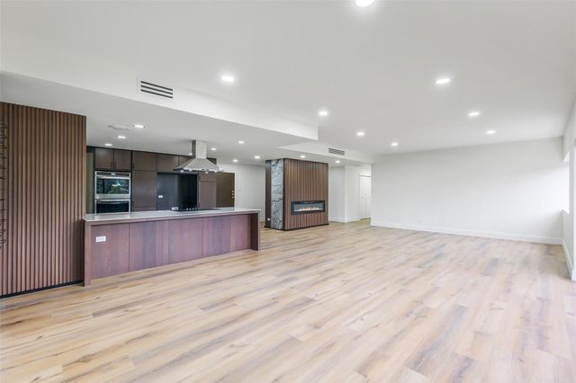 2929 Buffalo Speedway A204, Houston, TX 77098