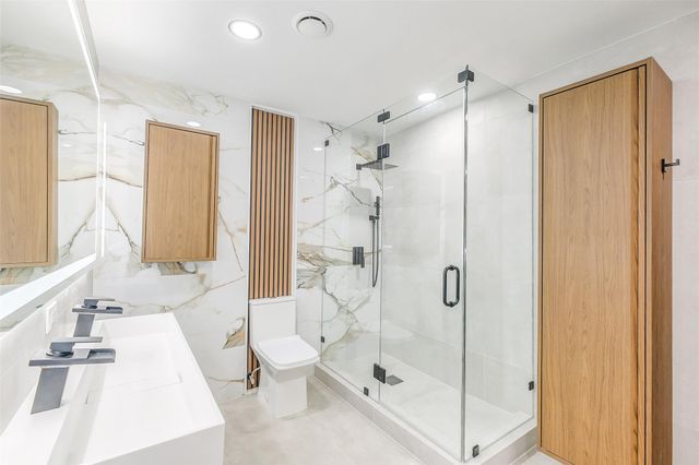 2929 Buffalo Speedway A204, Houston, TX 77098