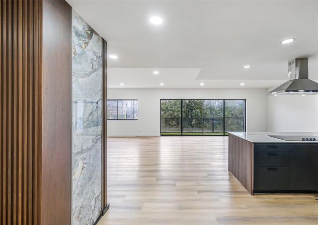 2929 Buffalo Speedway A204, Houston, TX 77098