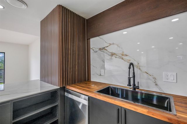 2929 Buffalo Speedway A204, Houston, TX 77098